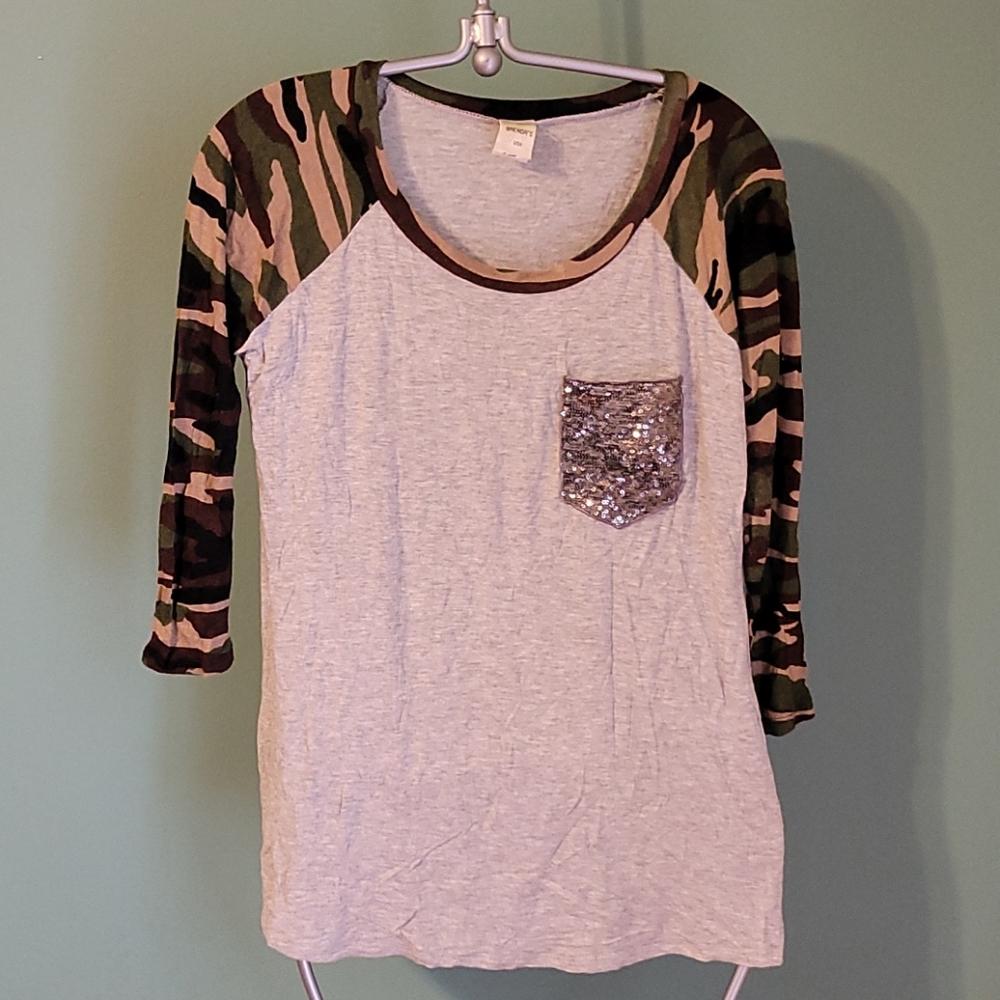 3/4 sleeve top with glitter pocket